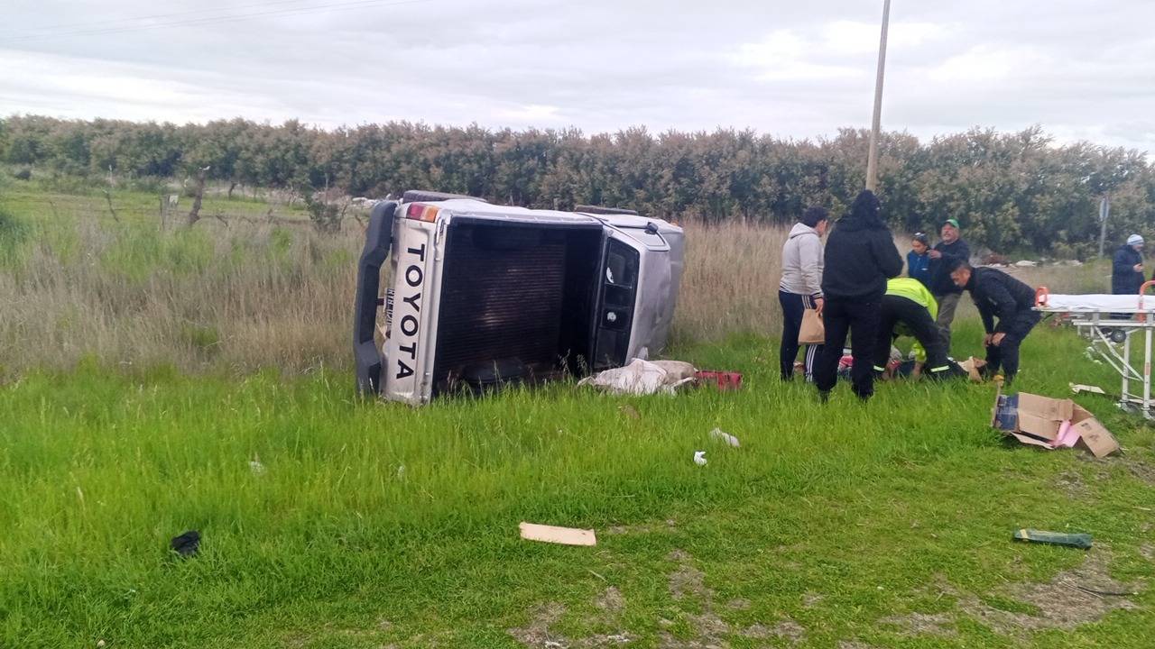 Volcó una camioneta en la Ruta 249: dos personas debieron ser hospitalizadas en Punta Alta