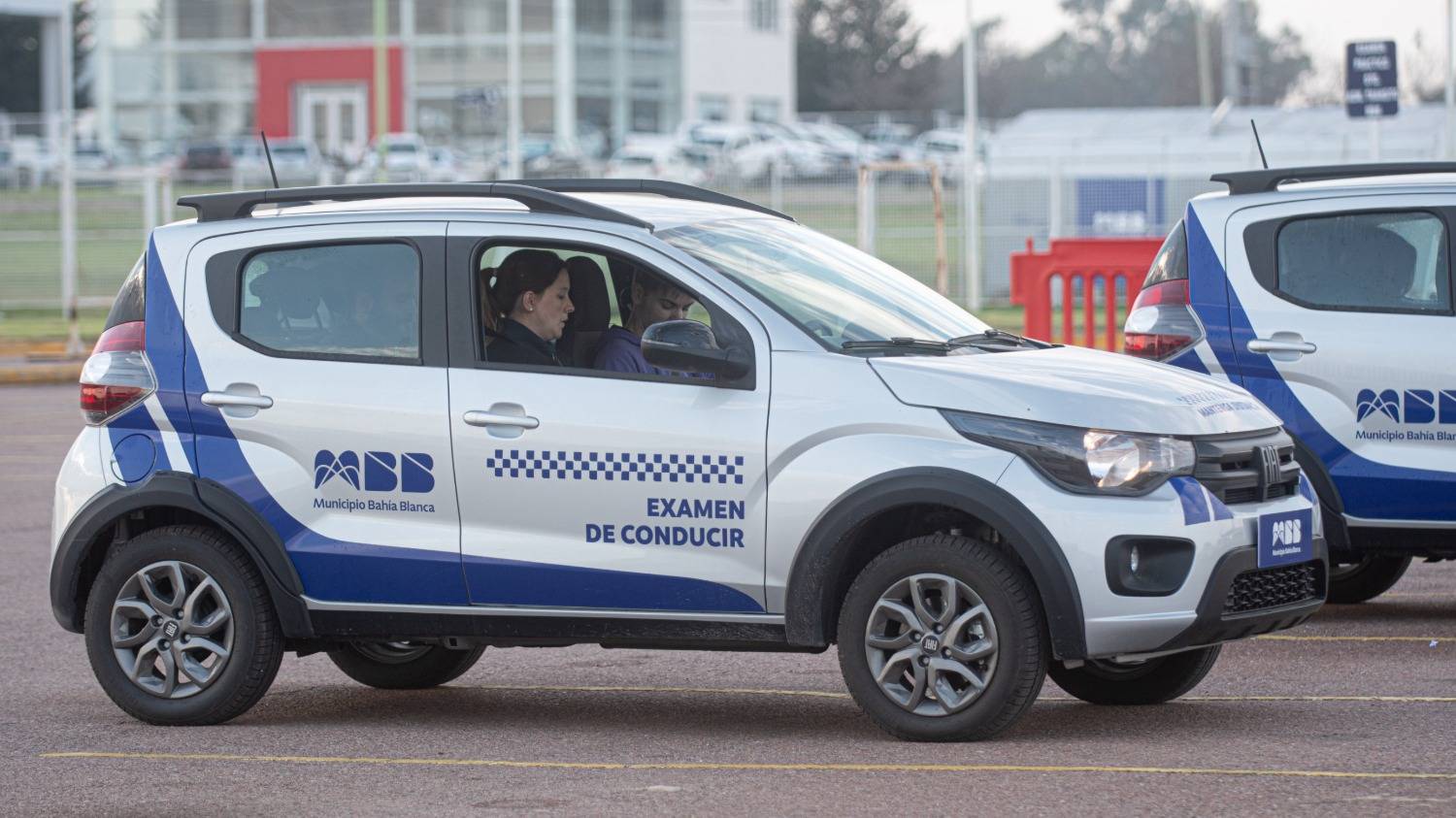 Carnet de conducir: aprobar el práctico con caja automática no servirá para manejar autos manuales