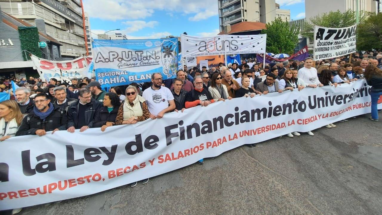"La universidad cambia vidas": el rector y la vicerrectora de la UNS convocan a la quinta marcha federal