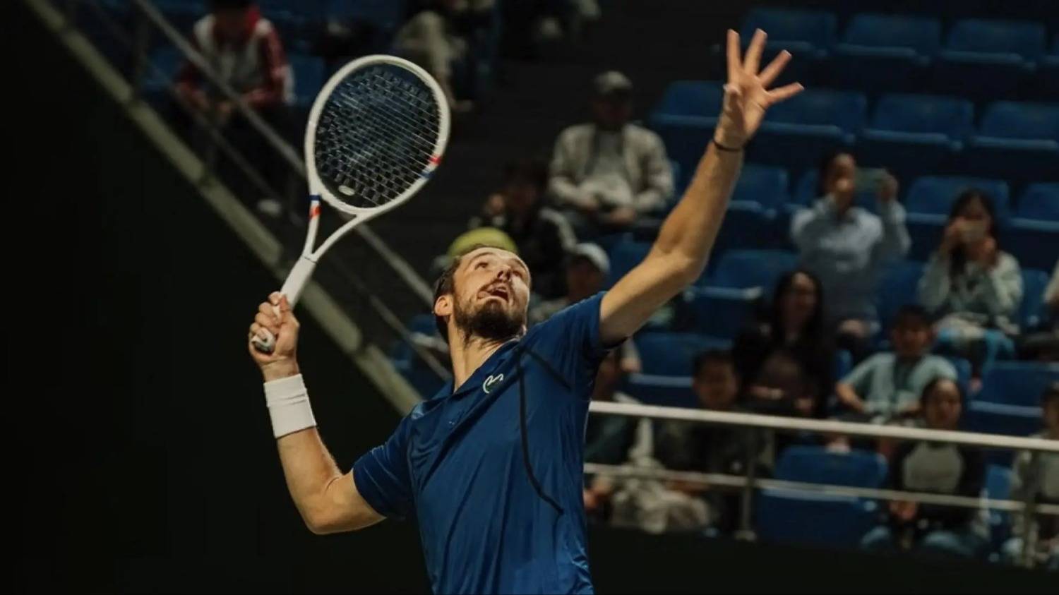 La clase de Medvedev y la polémica reacción de Rafael Jódar con un alcanzapelotas en el ATP de Shanghái