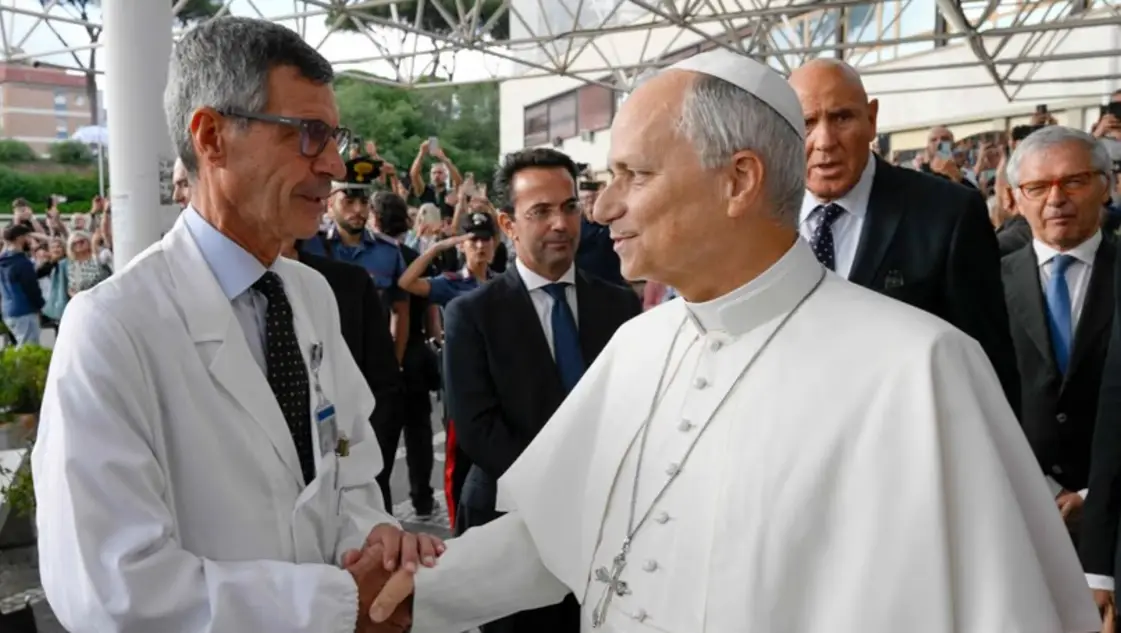 “No hay motivos clínicos para que no se pueda realizar el viaje a Sudamérica”, consideró el cirujano del papa León XIV