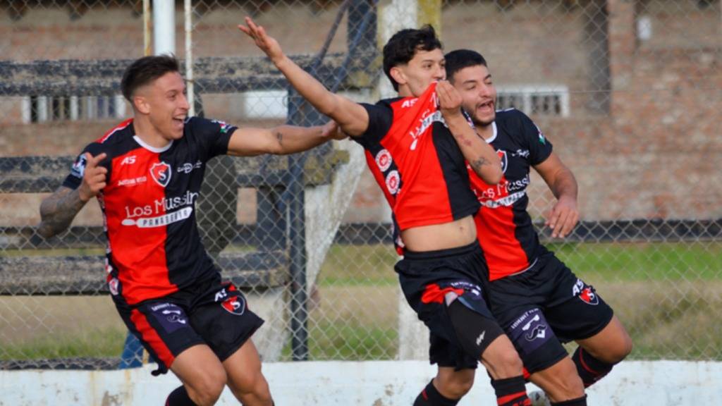 Sporting y Libertad se juegan mucho más que tres puntos en el Mendizábal