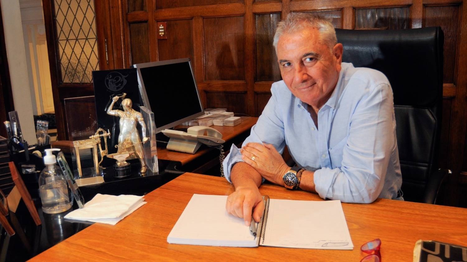 Gustavo Elías, entre el plan de Regionalización, el empresario que no para y el hombre que todos decodifican