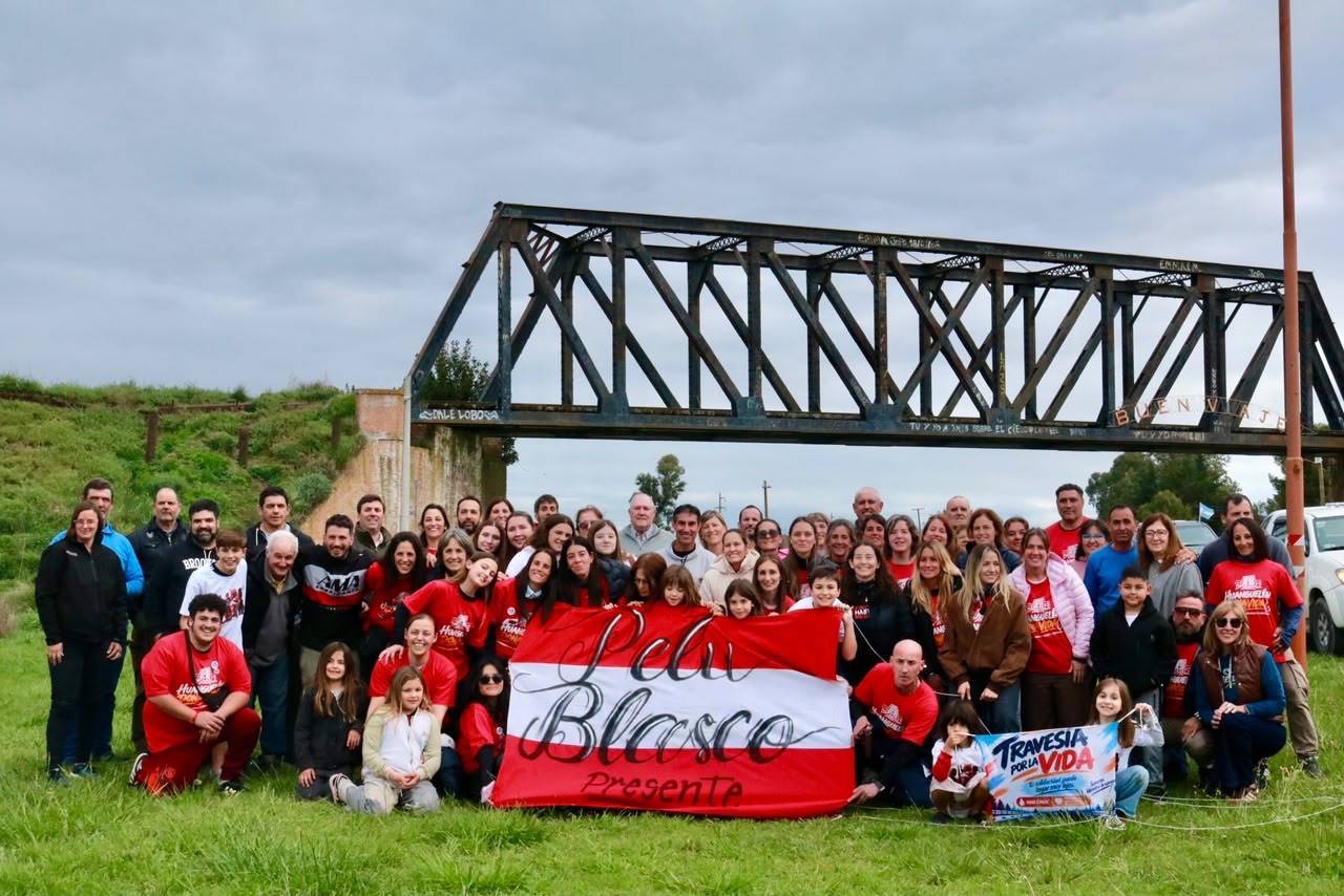 Inédito: una caravana de autos antiguos llevó su mensaje por cinco comunidades para salvar vidas