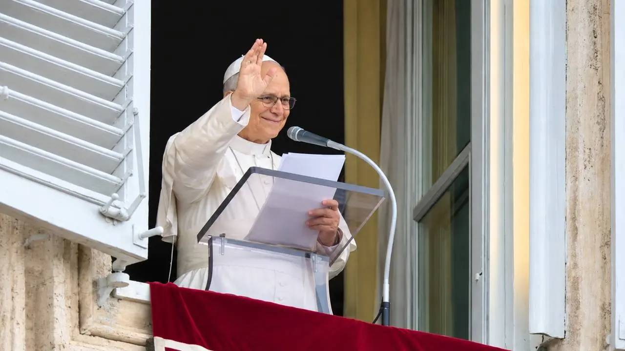 El papa León XIV reapareció tras su operación por cáncer de pulmón y agradeció el apoyo de los fieles