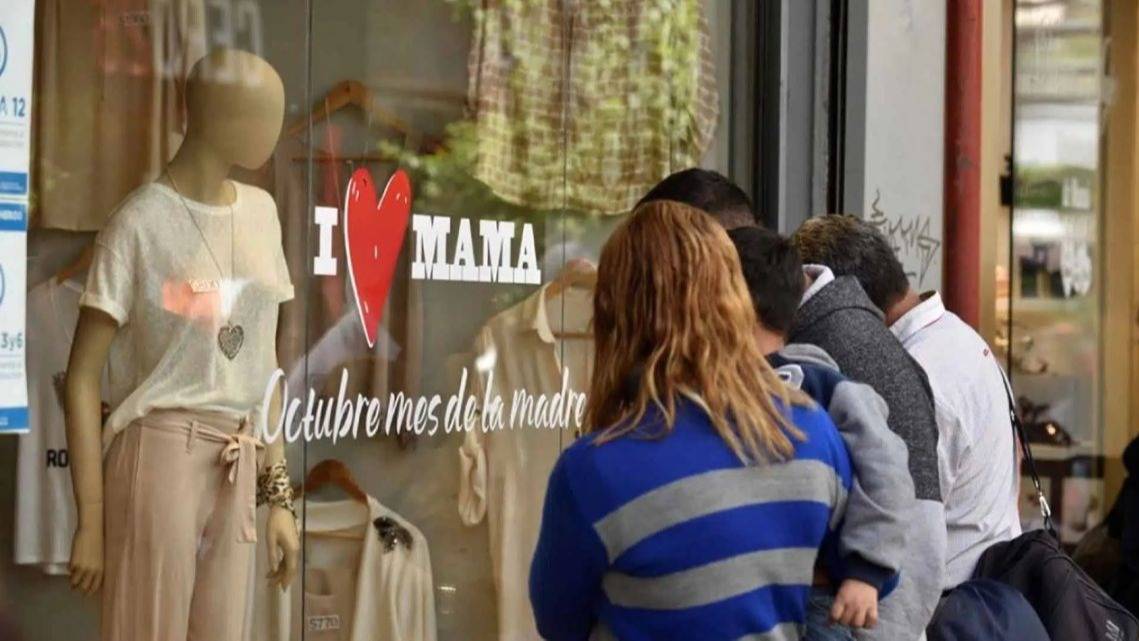Desde la CAME advirtieron que las ventas por el Día de la Madre bajaron 1,4% interanual