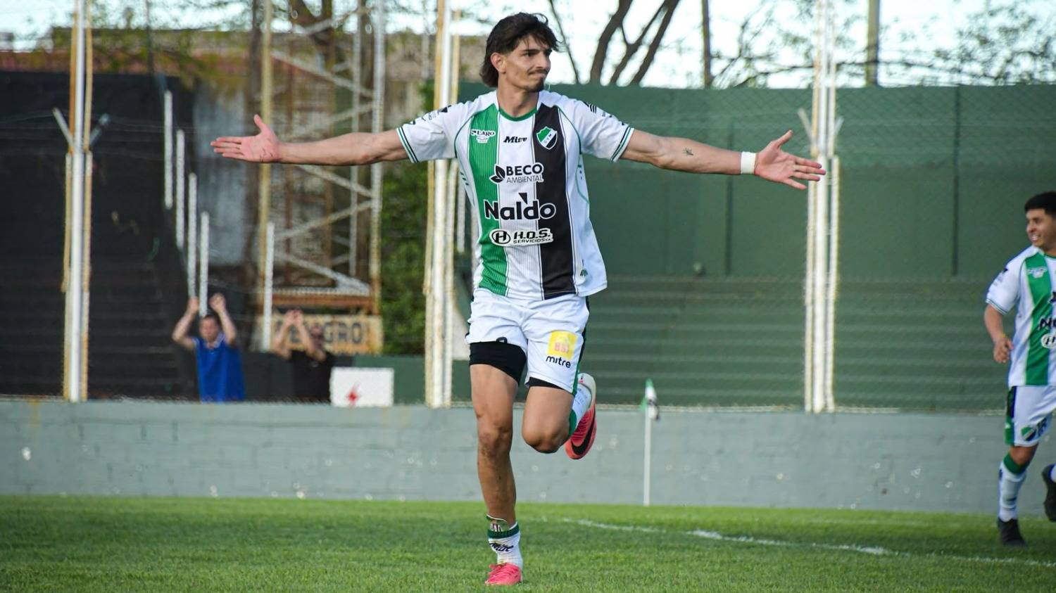 "Soñaba esto desde que llegué a Villa Mitre: jugar y hacer goles en El Fortín", contó el Flaco Ibarra