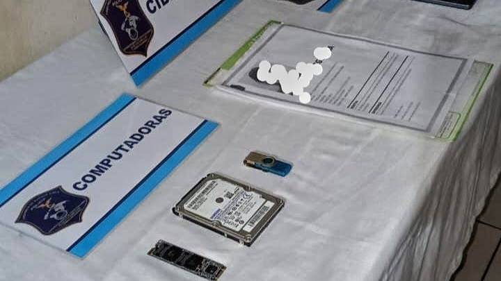 Allanamientos simultáneos y secuestro de dispositivos en una causa por el envio de imágenes íntimas de una menor