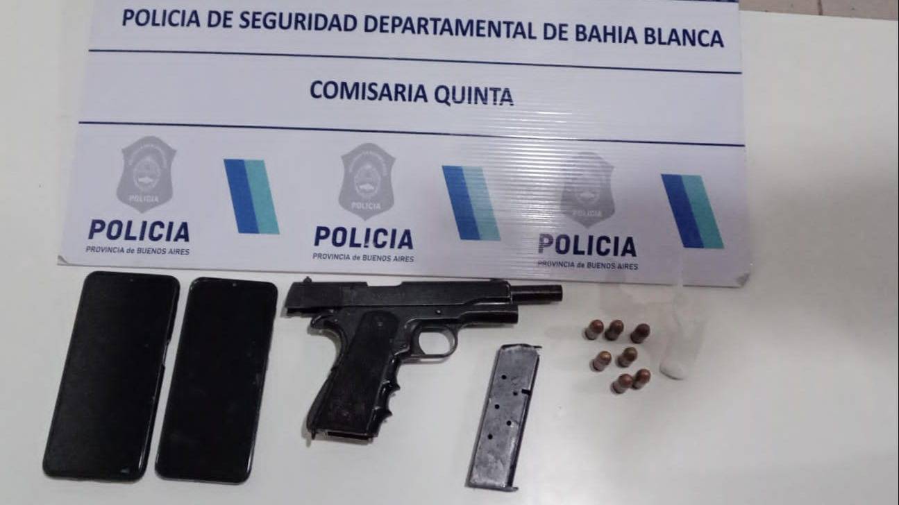 Detuvieron a un hombre por portación de armas y estupefacientes 