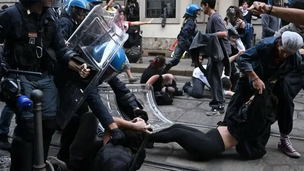 Saqueos, disturbios y paro de transporte en Italia: Giorgia Meloni reunió de urgencia a su gabinete