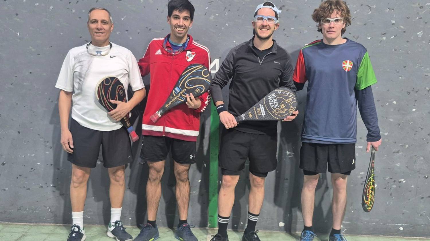 El trinquete de Unión Vasca corona a los campeones del torneo “Chiquito Ballarena”