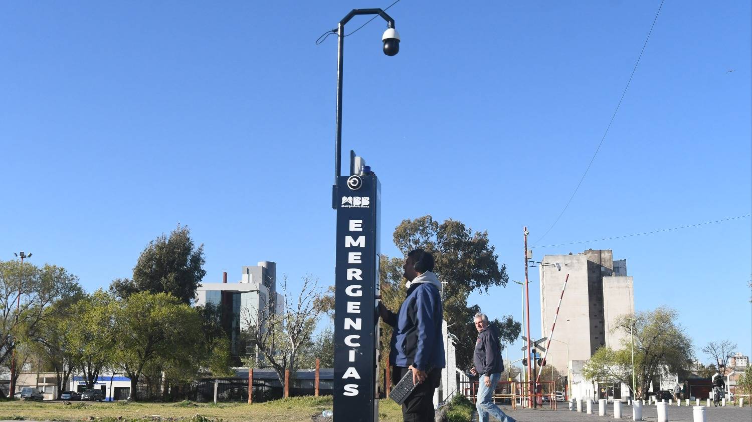 Instalaron los primeros tótems de seguridad en Bahía: cuáles son los puntos elegidos