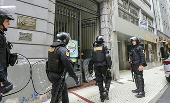 Incidentes en una comisaría del microcentro porteño con toma de rehenes: fueron liberados