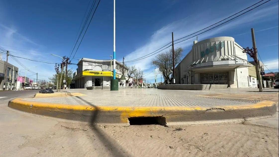 Cuáles calles estarán cortadas en las próximas horas y qué desvíos habrá en el transporte público