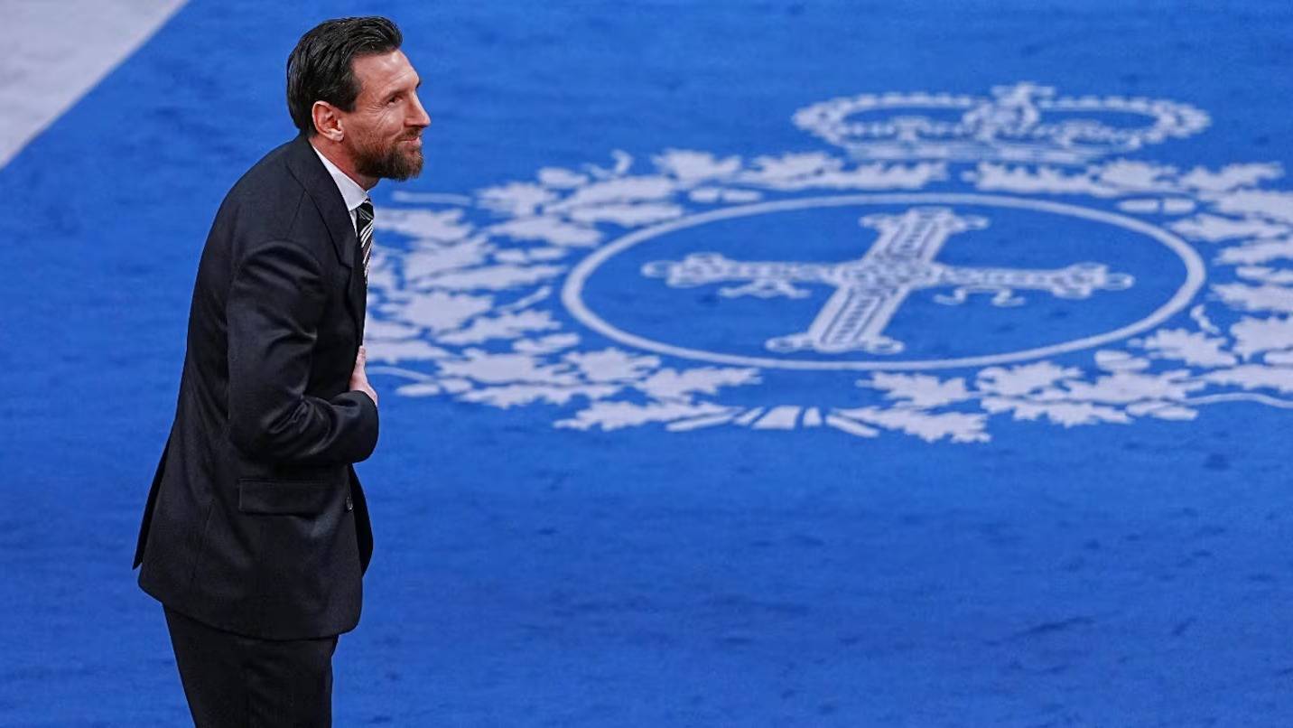 Lionel Messi recibió el Premio Princesa de Asturias en una gala junto a la realeza española y fue ovacionado