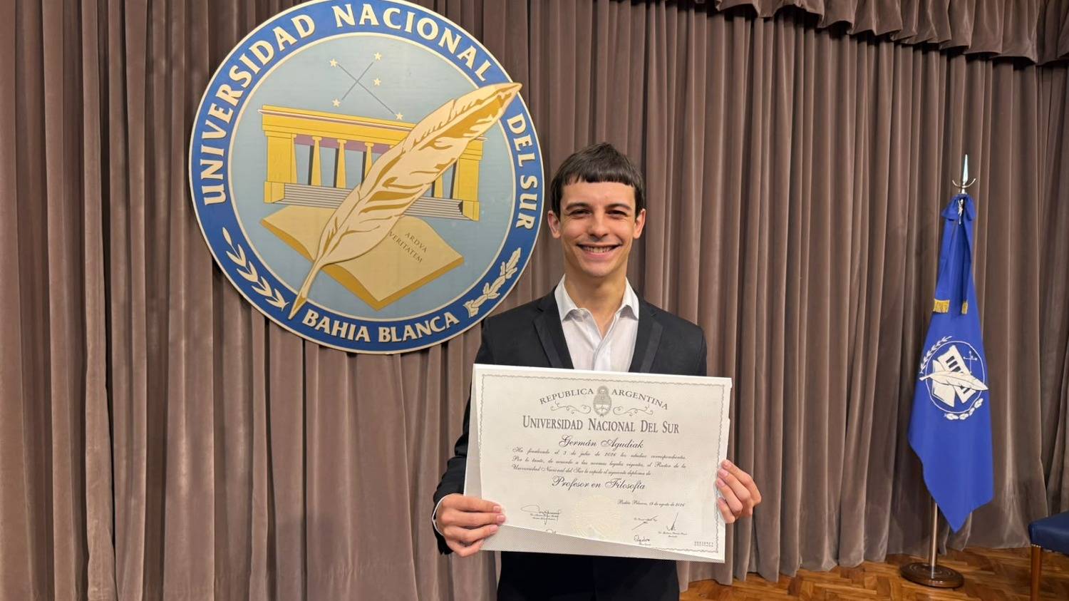 Un Profesor de Filosofía, con el mejor promedio en la Colación