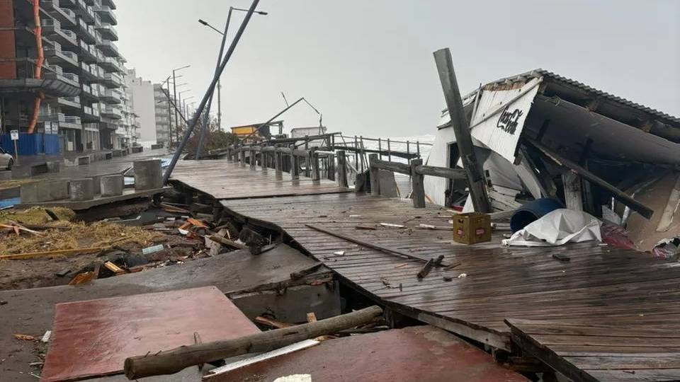 Monte Hermoso y su defensa costera