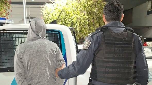 Aprehendieron a un joven por agredir a su pareja e incumplir una restricción perimetral