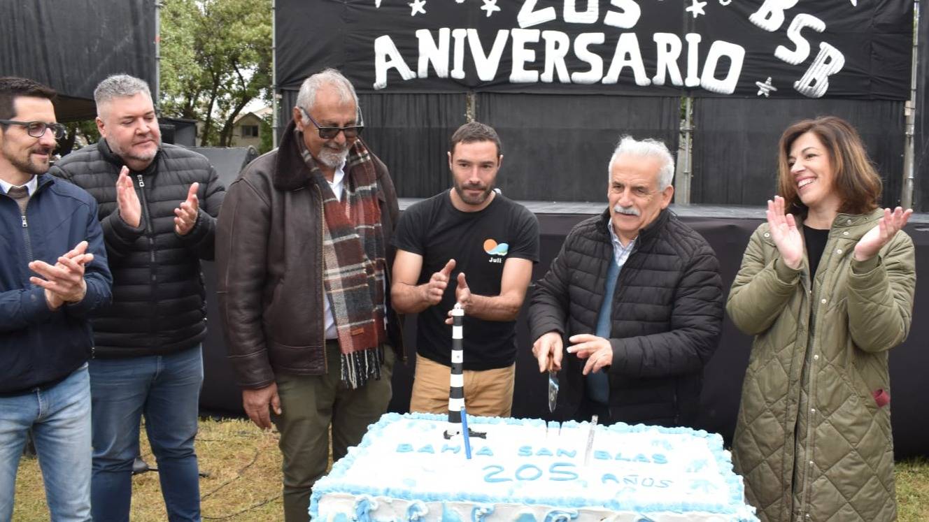 Anuncios de obras y espectáculos en los festejos por los 205 años de Bahía San Blas