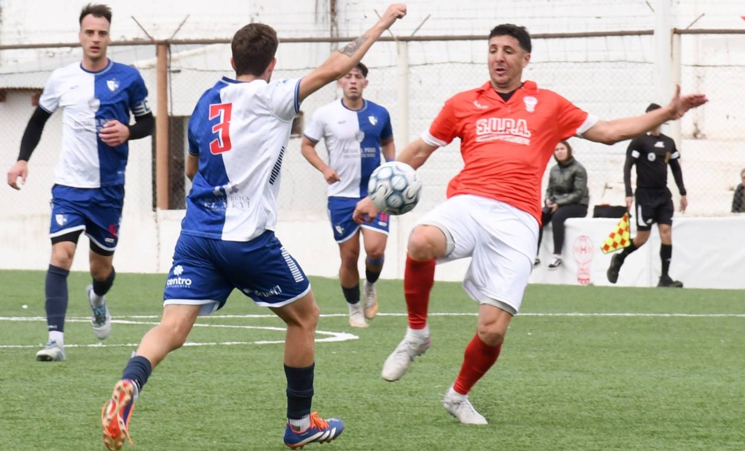 Huracán ganó, sacó una buena ventaja y en el vestuario hubo “apriete” para que aparezcan la facturas