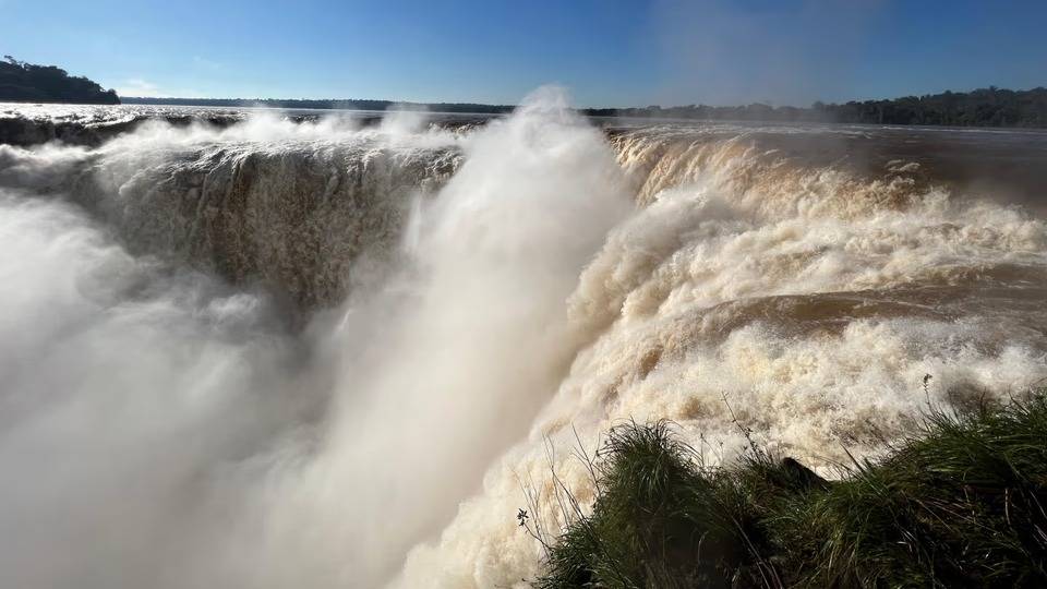 Efecto El Niño: cerraron dos circuitos de las Cataratas por el aumento del caudal del Río Iguazú