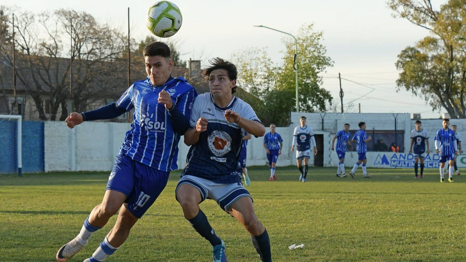 Fútbol liguista: se viene un sábado tremendo con definiciones en las dos categorías