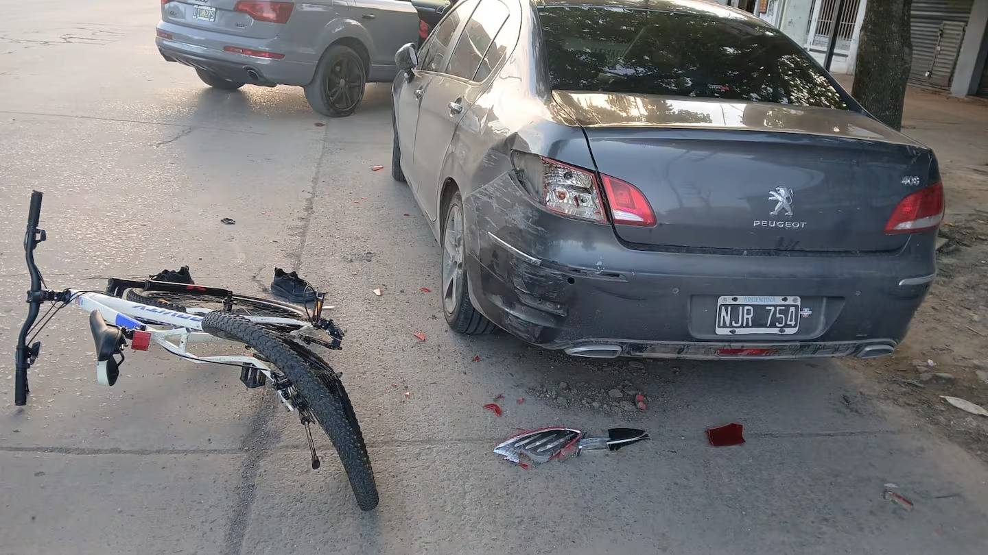 Un hombre de 68 años corría una picada y atropelló a un adolescente