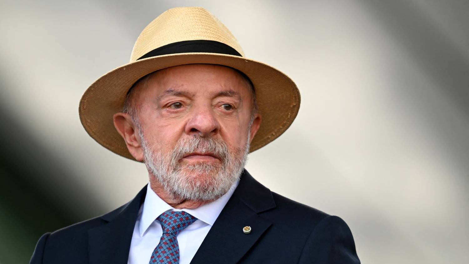 Lula, sobre la huida de Bolsonaro: "Si abandonás el país en secreto es porque tenés una deuda pendiente"