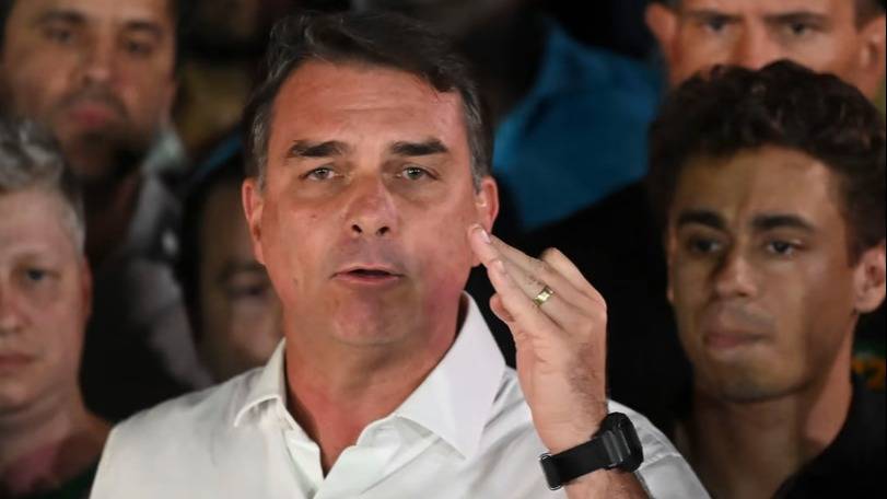 Denunciaron penalmente el ingreso de Flávio Bolsonaro a la Argentina