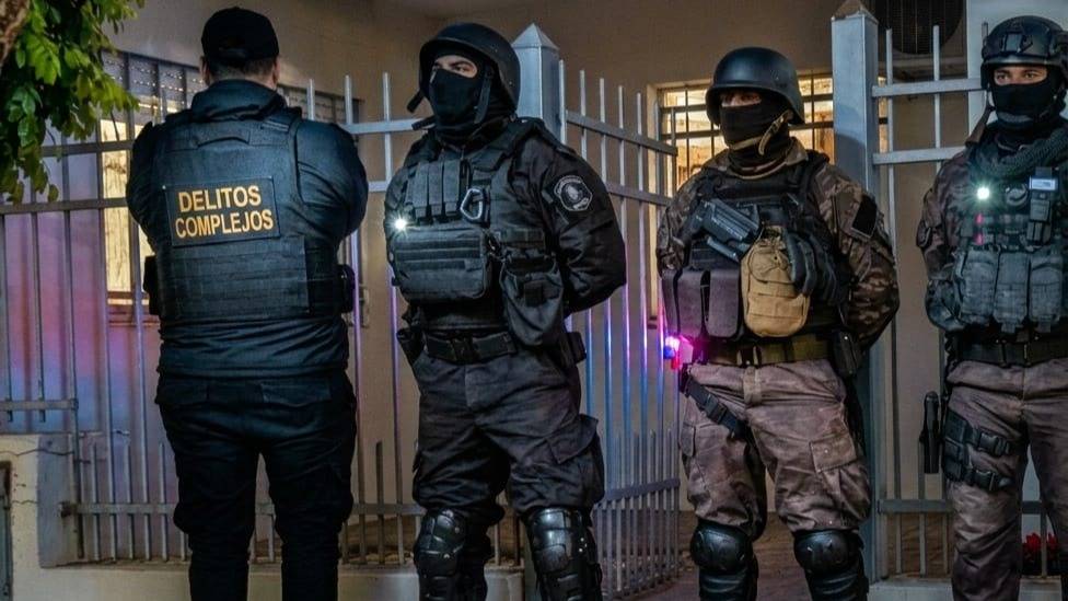 Allanamiento por imágenes de abuso infantil: un detenido en el barrio Sánchez Elía