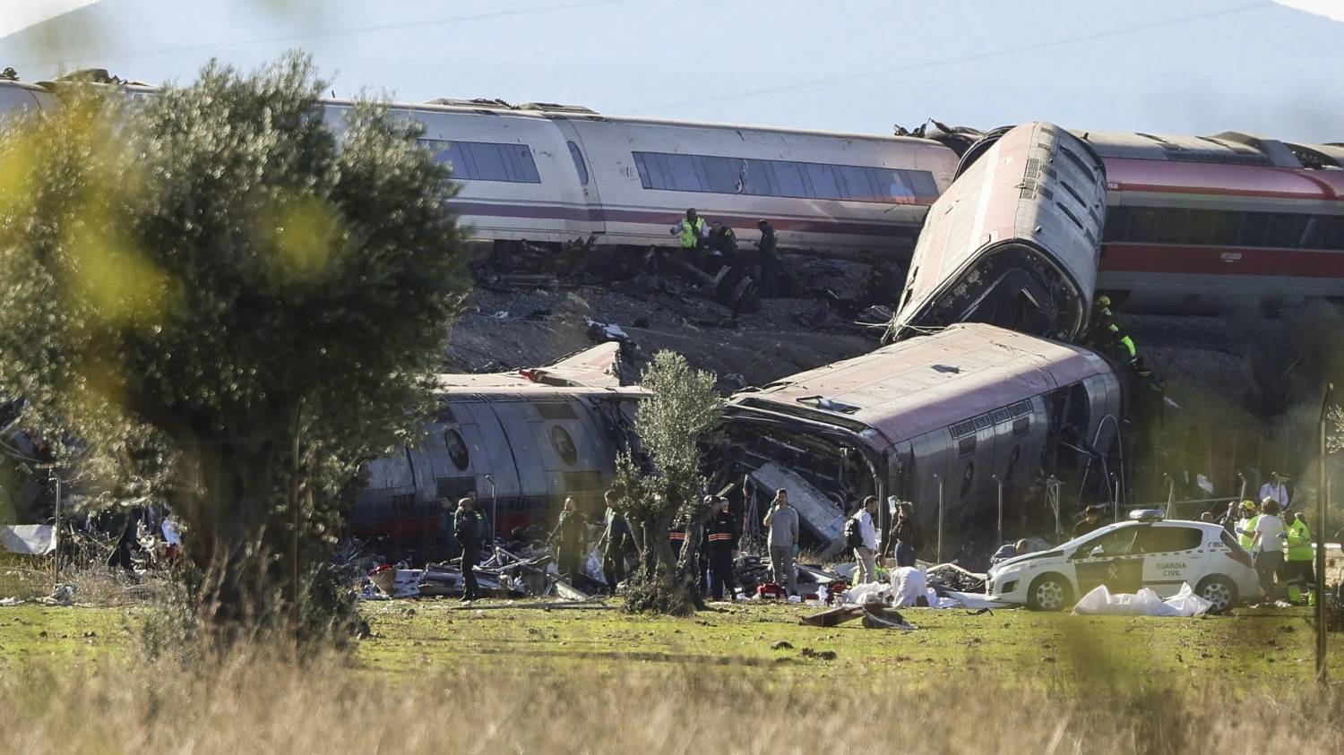 Tragedia en España: ya son al menos 68 los muertos tras el choque de trenes de alta velocidad