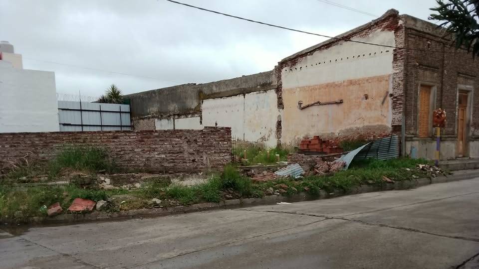 Tiro Federal: denuncian un basural en la esquina de Castelar y Azopardo