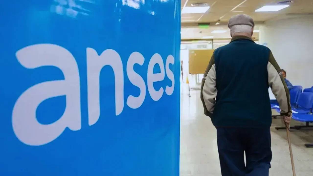 Jubilados: el Gobierno oficializó el bono de hasta $70.000 para noviembre