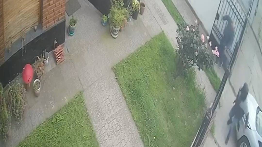 Video: cómo fue el ataque armado al líder gremialista en el barrio San Martín