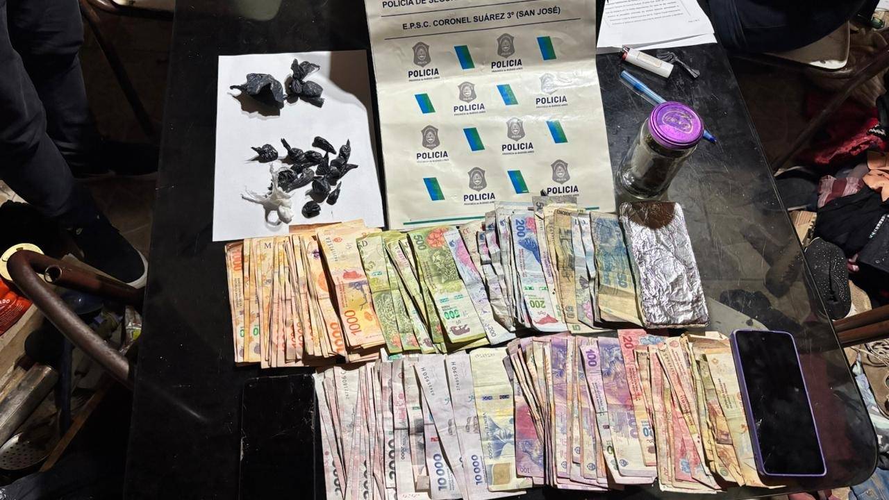 Suárez: realizan doble allanamiento con aprehensiones y secuestro de droga