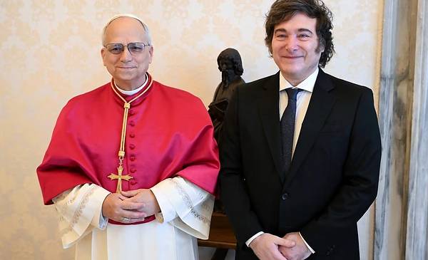 El secretario de Culto confirmó que Milei recibirá al papa León XIV en el aeropuerto