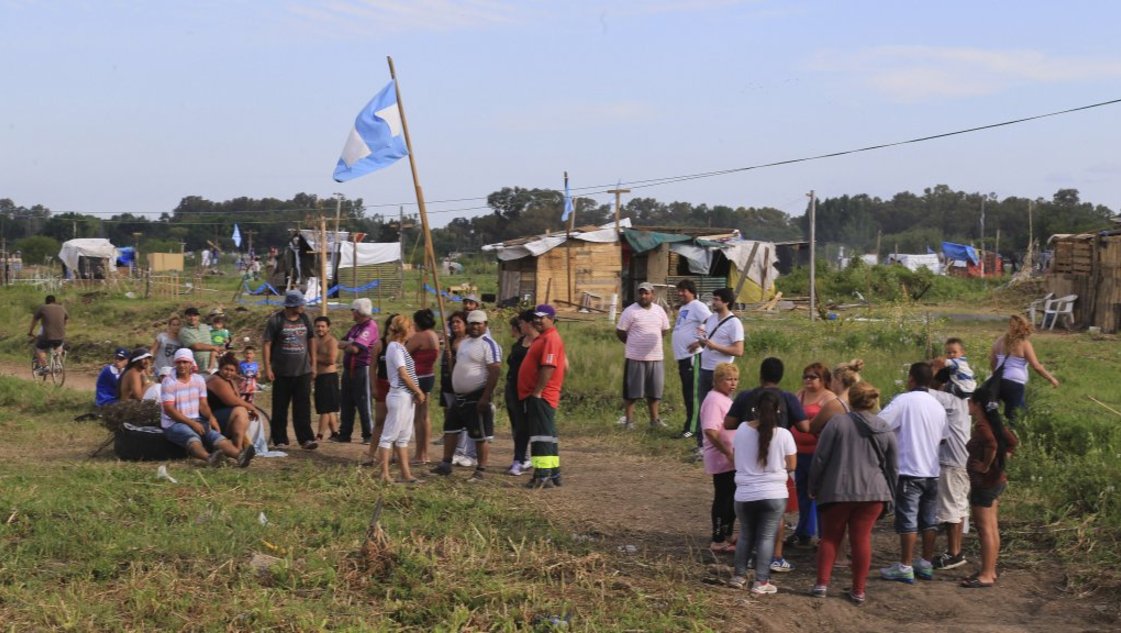 El gobierno nacional desplegó a Infantería en el predio tomado de Merlo El gobierno nacional desplegó a Infantería en el predio tomado de Merlo