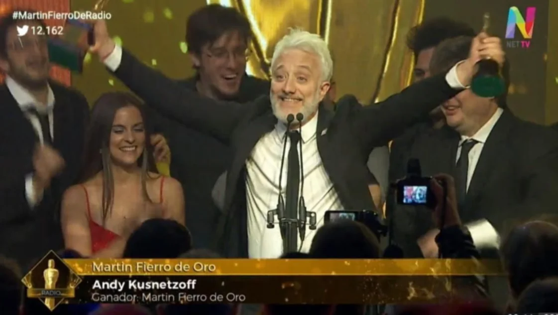 Video: la dedicatoria de Andy Kusnetzoff al ganar el Martín Fierro de oro a la radio