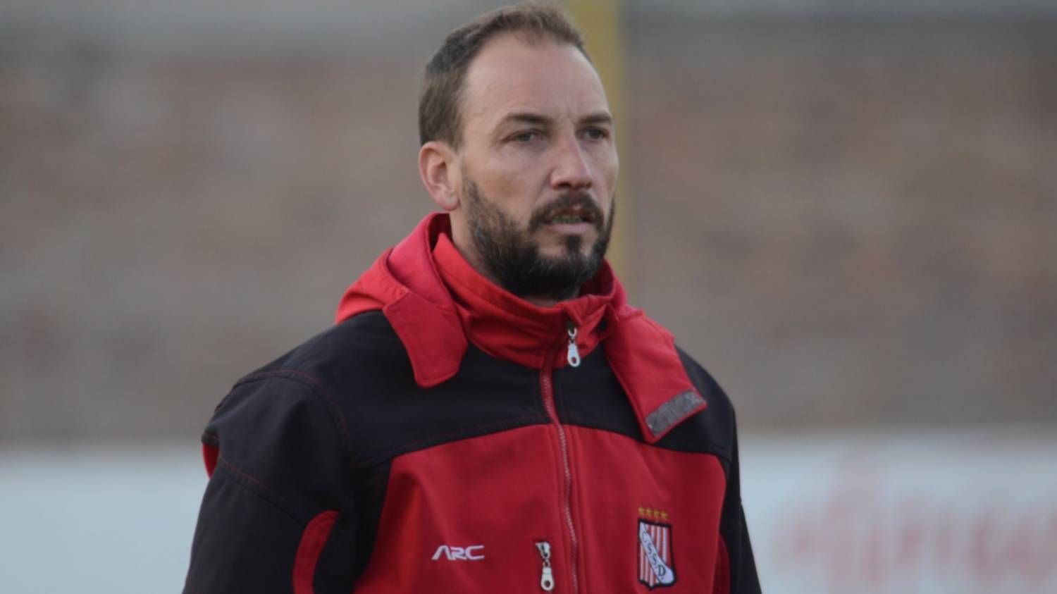 La dirigencia de Sansinena cesanteó al DT Patricio Mángano