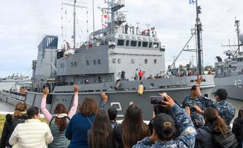 Un buque de la Armada zarpó a la Antártida para una extensa patrulla