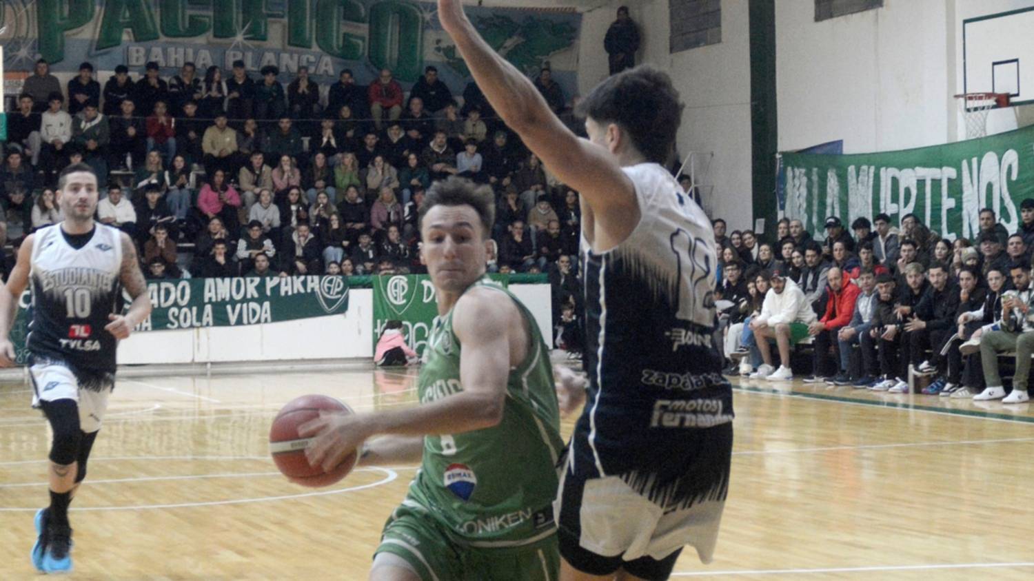 El último partido para los 12 equipos, debut de un jugador y quinta árbitra en dirigir Primera