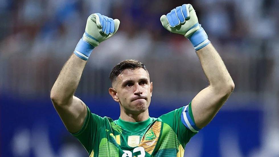 El “Dibu” Martínez fue nominado por la FIFA para el premio The Best a mejor arquero