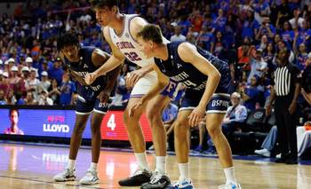Olivier Rioux, el centro de 2m36 metros de Florida que hizo historia en la NCAA