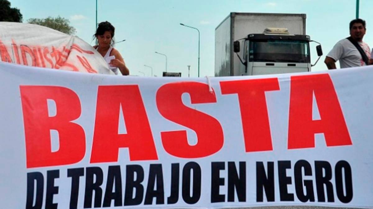 Preocupante análisis: aumenta el trabajo en negro y ya supera al formal