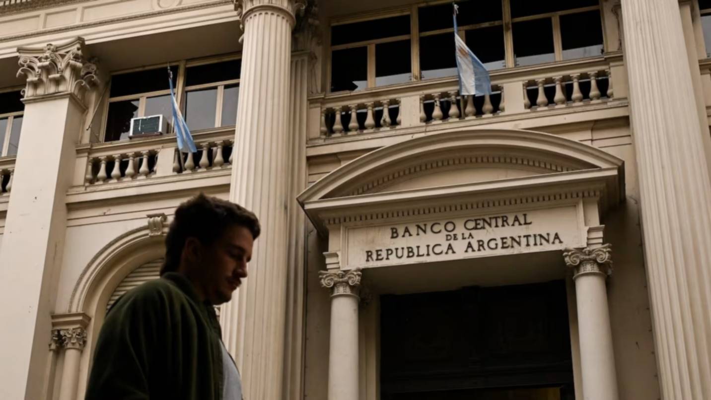 Desde el Banco Central anticiparon que en poco tiempo levantarán todas restricciones cambiarias