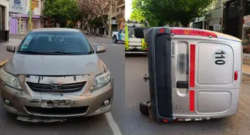 Volcó un utilitario en pleno centro bahiense y provocó un caos de tránsito Volcó un utilitario en pleno centro bahiense y provocó un caos de tránsito