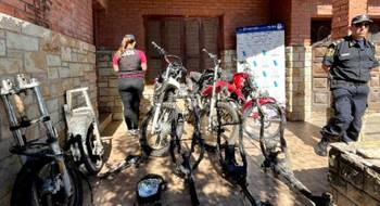 Allanaron la casa de una mujer policía y secuestraron motos robadas Allanaron la casa de una mujer policía y secuestraron motos robadas