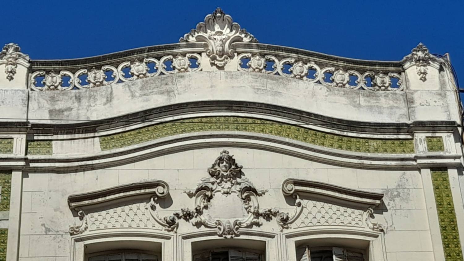 Calle Chiclana: la esquina de la Havester, la esquina de Suardiaz, la esquina del Automóvil Club, el mirador de Frascaroli