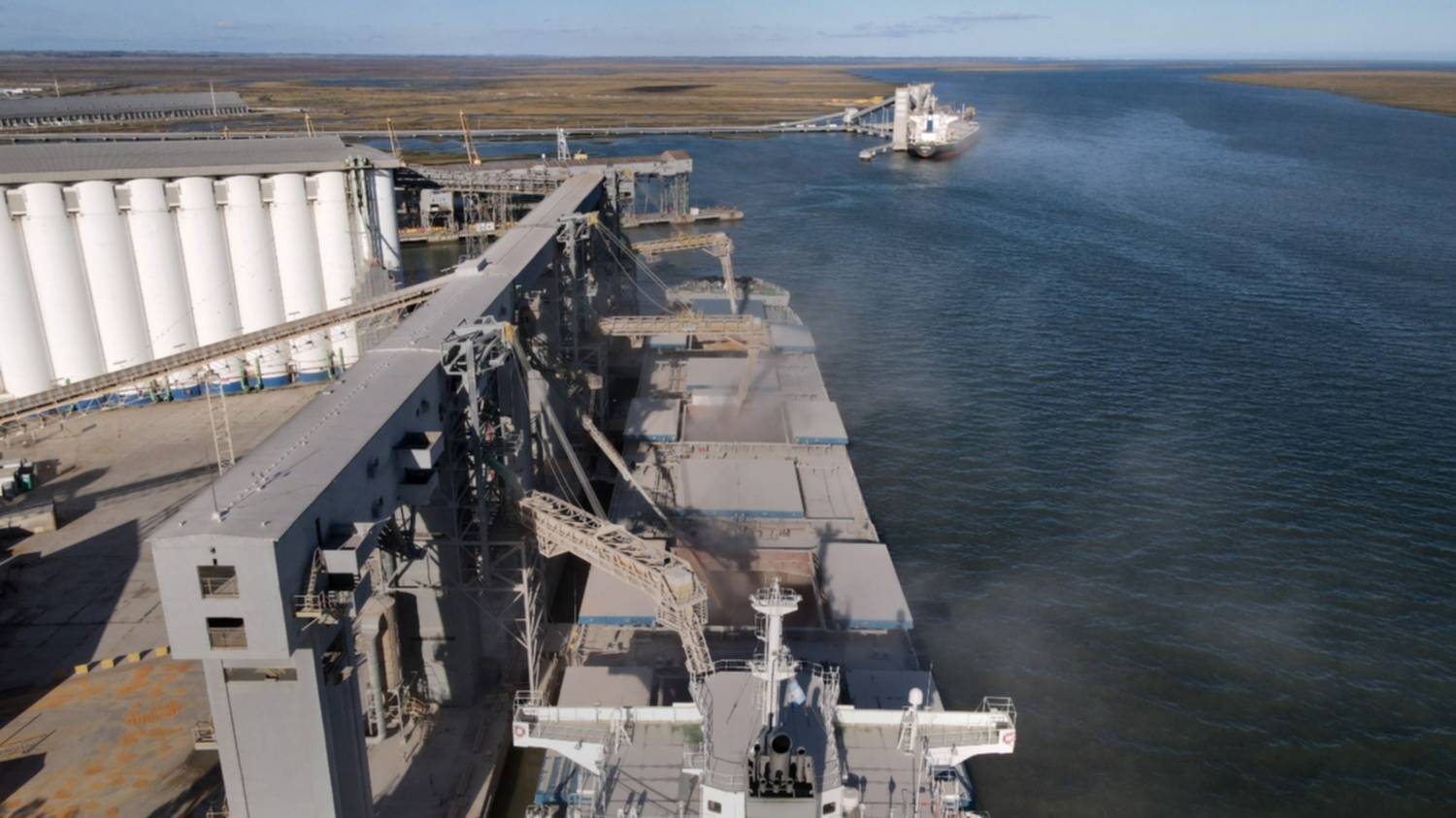 El puerto de Bahía Blanca crece 41 por ciento  en embarques de granos