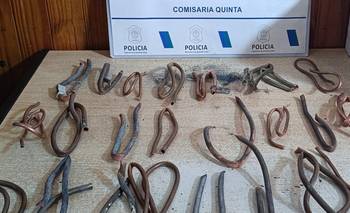 Noroeste: aprehendieron a dos jóvenes con 24 caños de bronce robados